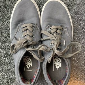 Mens Grey/ Plaid design tie up vans size 7